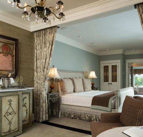 a suite at Glen Gordon Manor