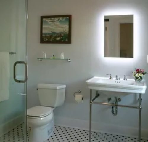 Pristine Bathrooms at Charred Oaks Inn