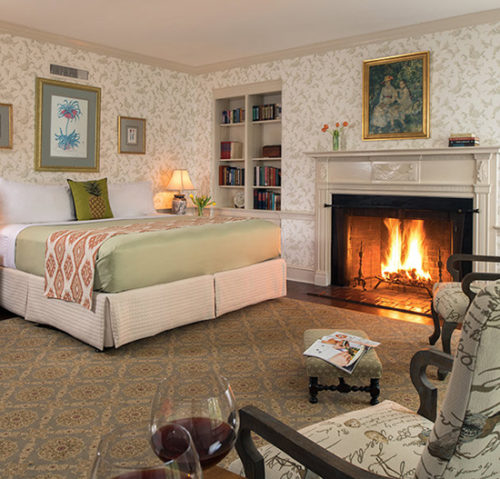 Great Oak King bedroom with fireplace