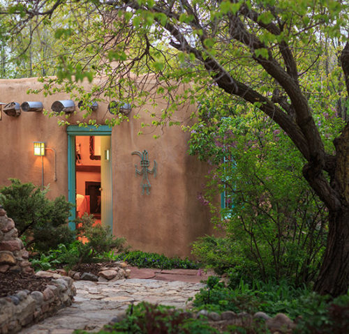 Private entrance to your romantic escape in New Mexico
